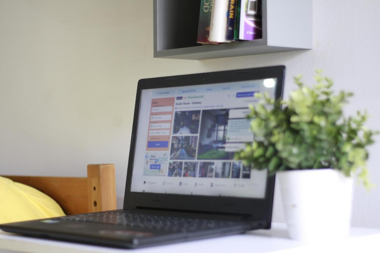 Studio House - Getaway บิโตลา ภายนอก รูปภาพ